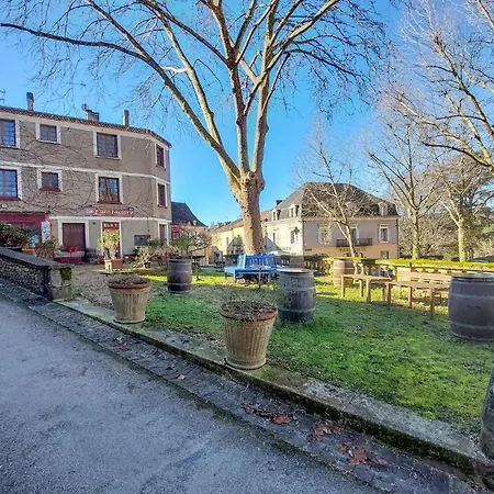 2 Bedroom Awesome In Val De Louyre Et Caude