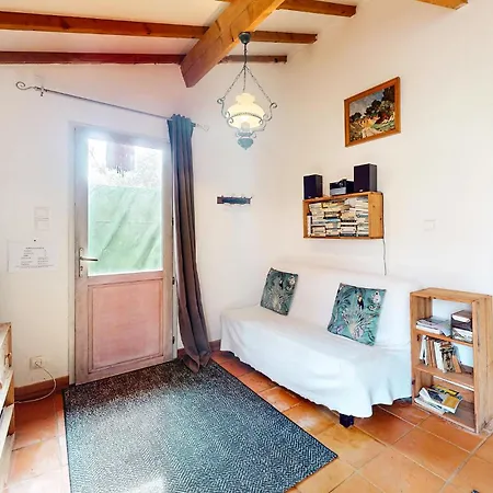 2 Bedroom Awesome Home In Val De Louyre Et Caude Holiday home Saint-Alvere