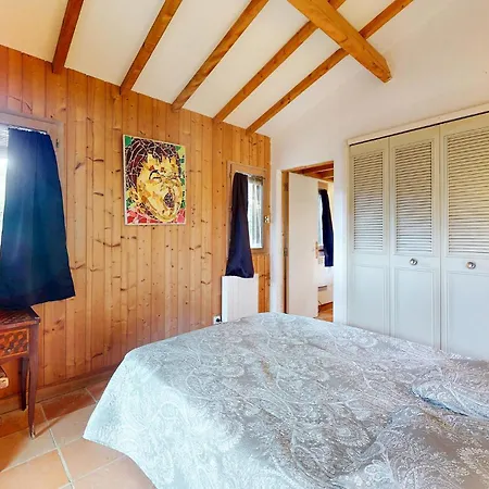 2 Bedroom Awesome Home In Val De Louyre Et Caude Holiday home *