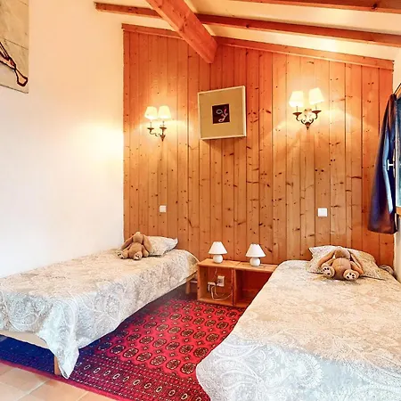 2 Bedroom Awesome Home In Val De Louyre Et Caude Saint-Alvere